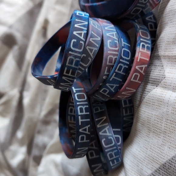 American Patriot Wrist Bands - Picture 1 of 2